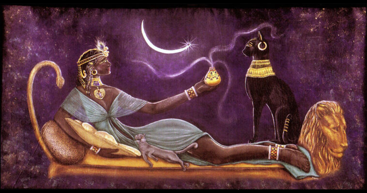 Bastet, originalmente a deusa-leoa da guerra durante boa parte da história do Egito antigo, posteriormente adaptada a imagem mais comum de deusa-gata da proteção.